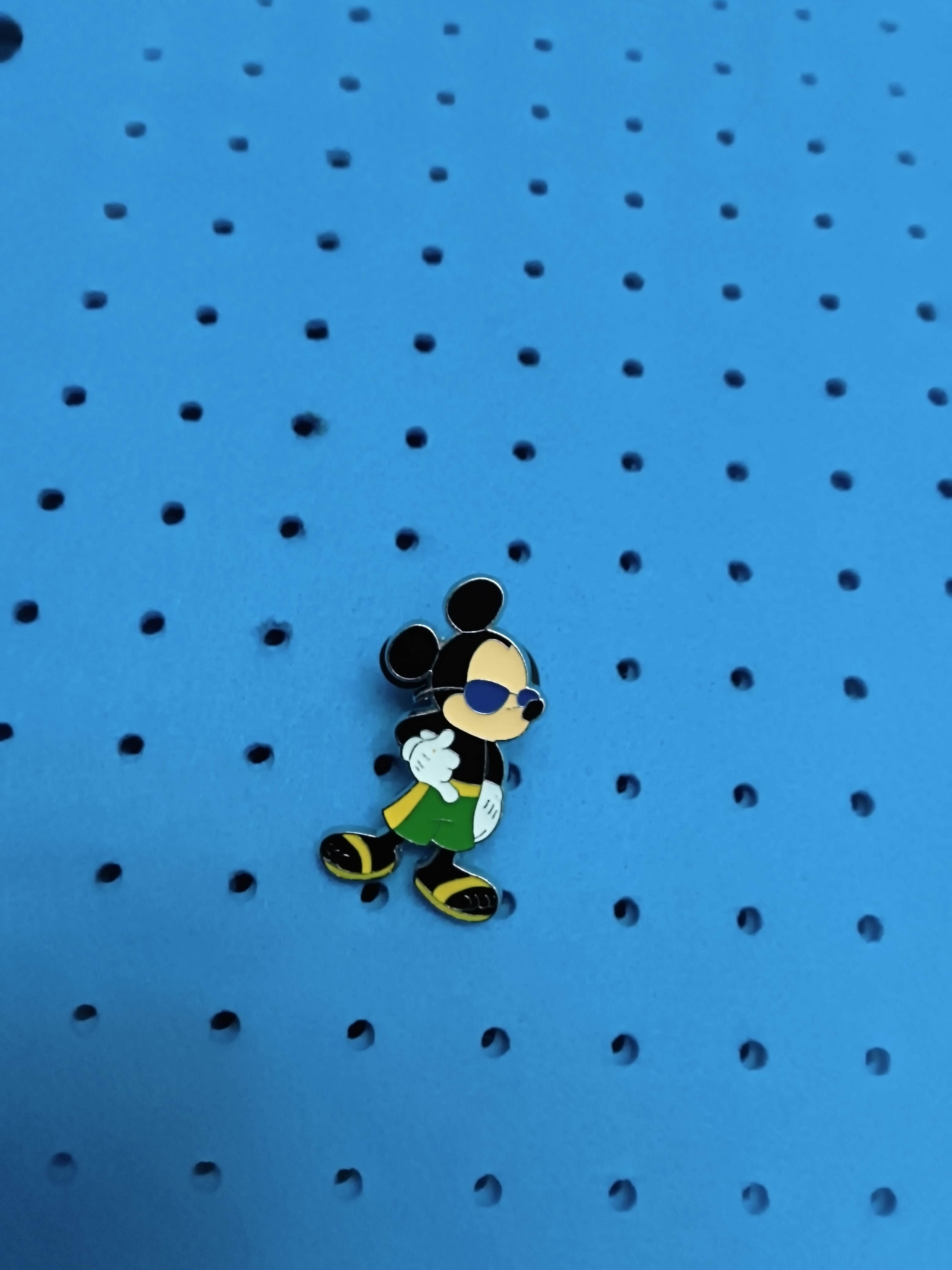Disney Cool Characters Lanyard Pin.  MICKEY MOUSE.