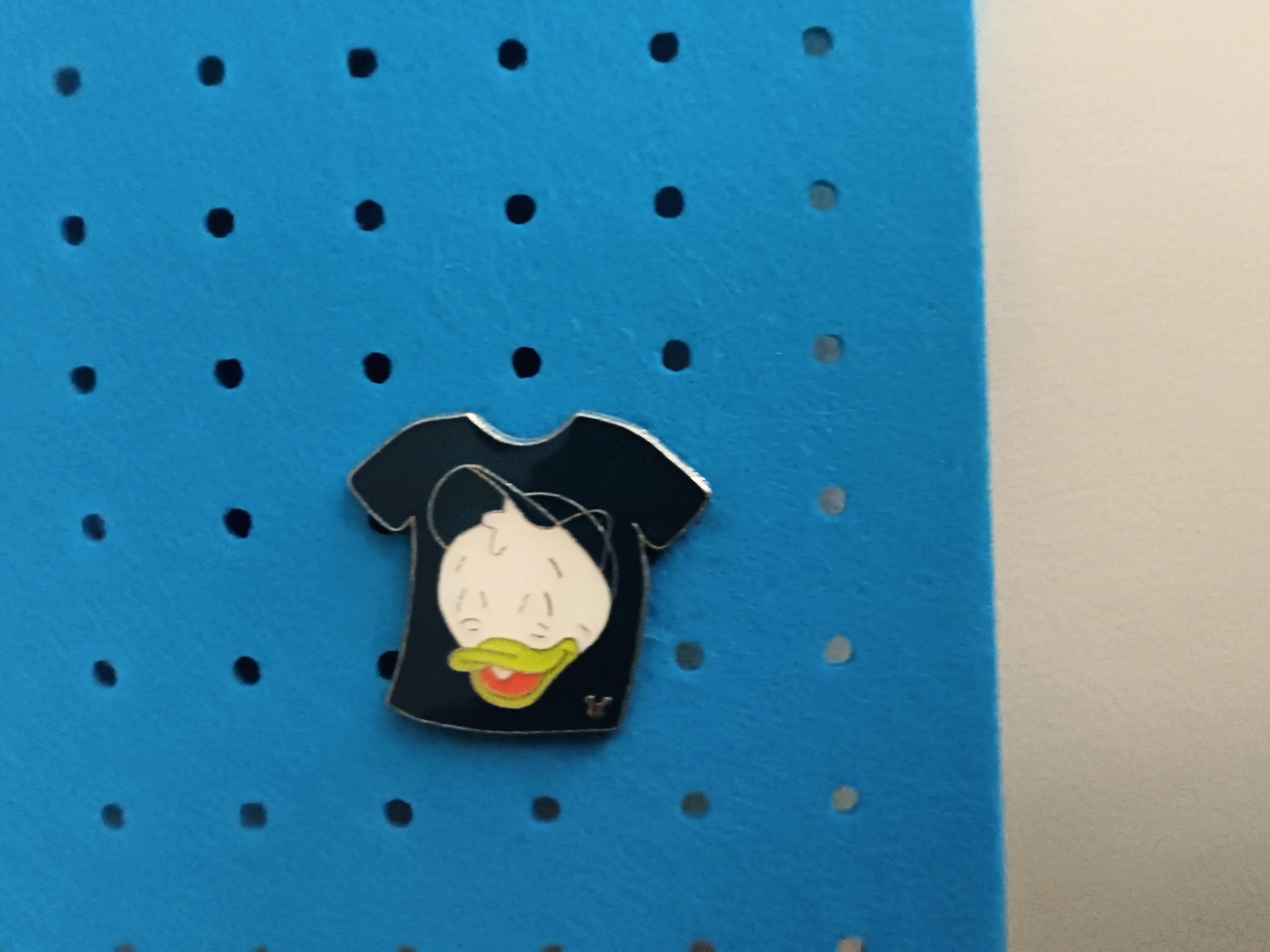 Disney Trading Pin, Hidden Mickey Series, Dewey Duck, T-Shirt, 2008