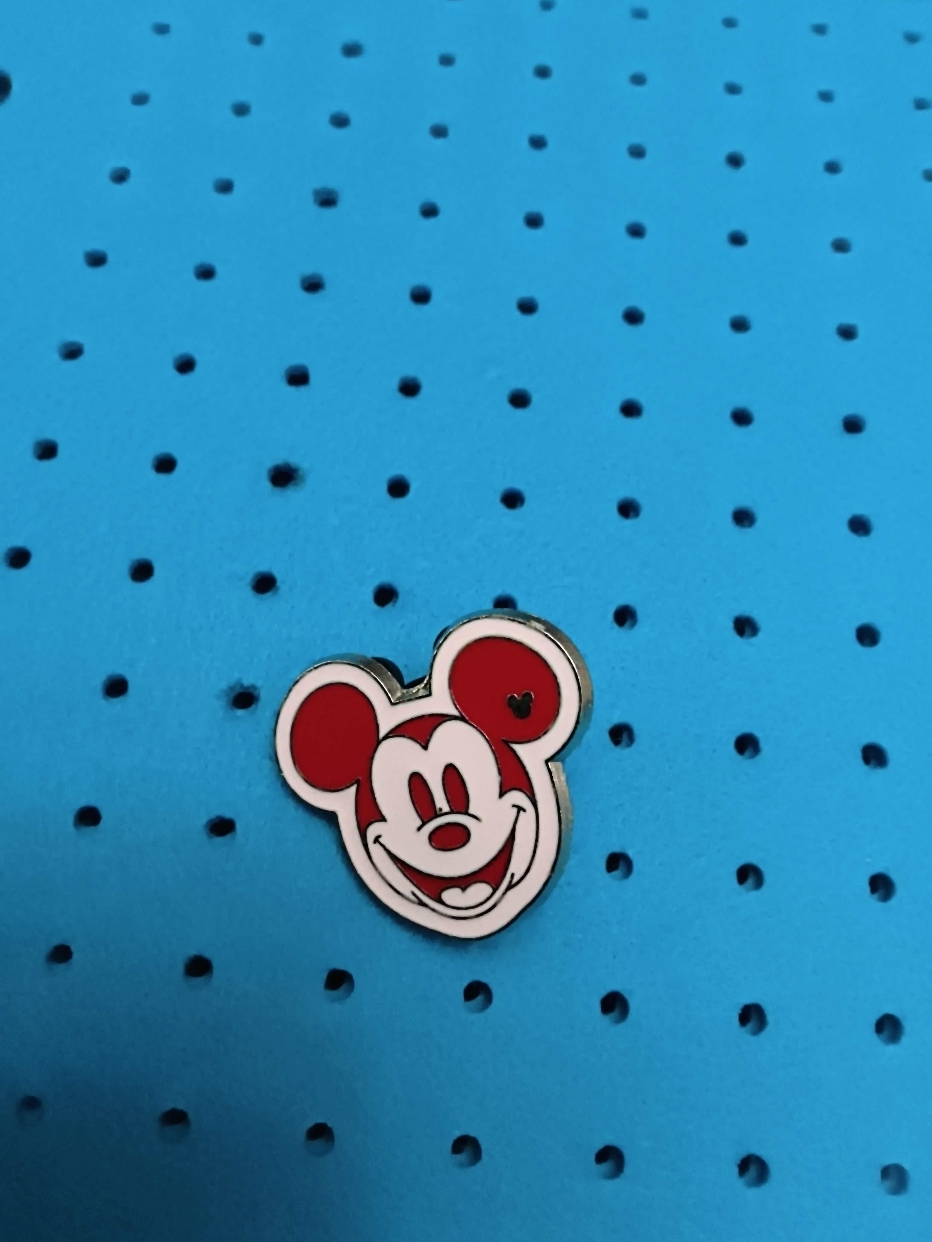 Disney Pin 2008 Limited Edition Hidden Mickey 2/5 Red Mickey Mouse FREE SHIPPING