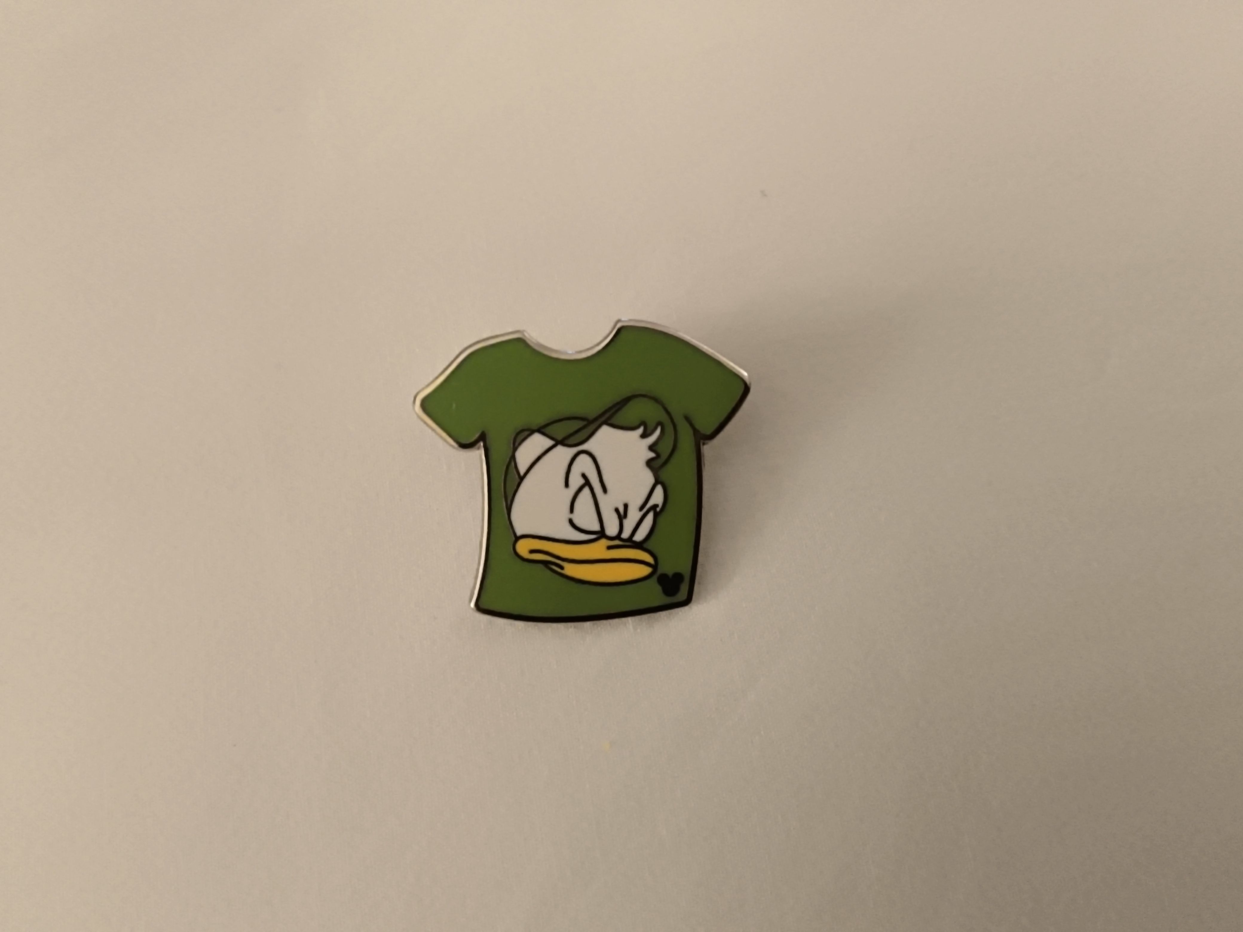 Disney pin 37455 Louie Icon Nephew T-Shirt hidden mickey donald duck green