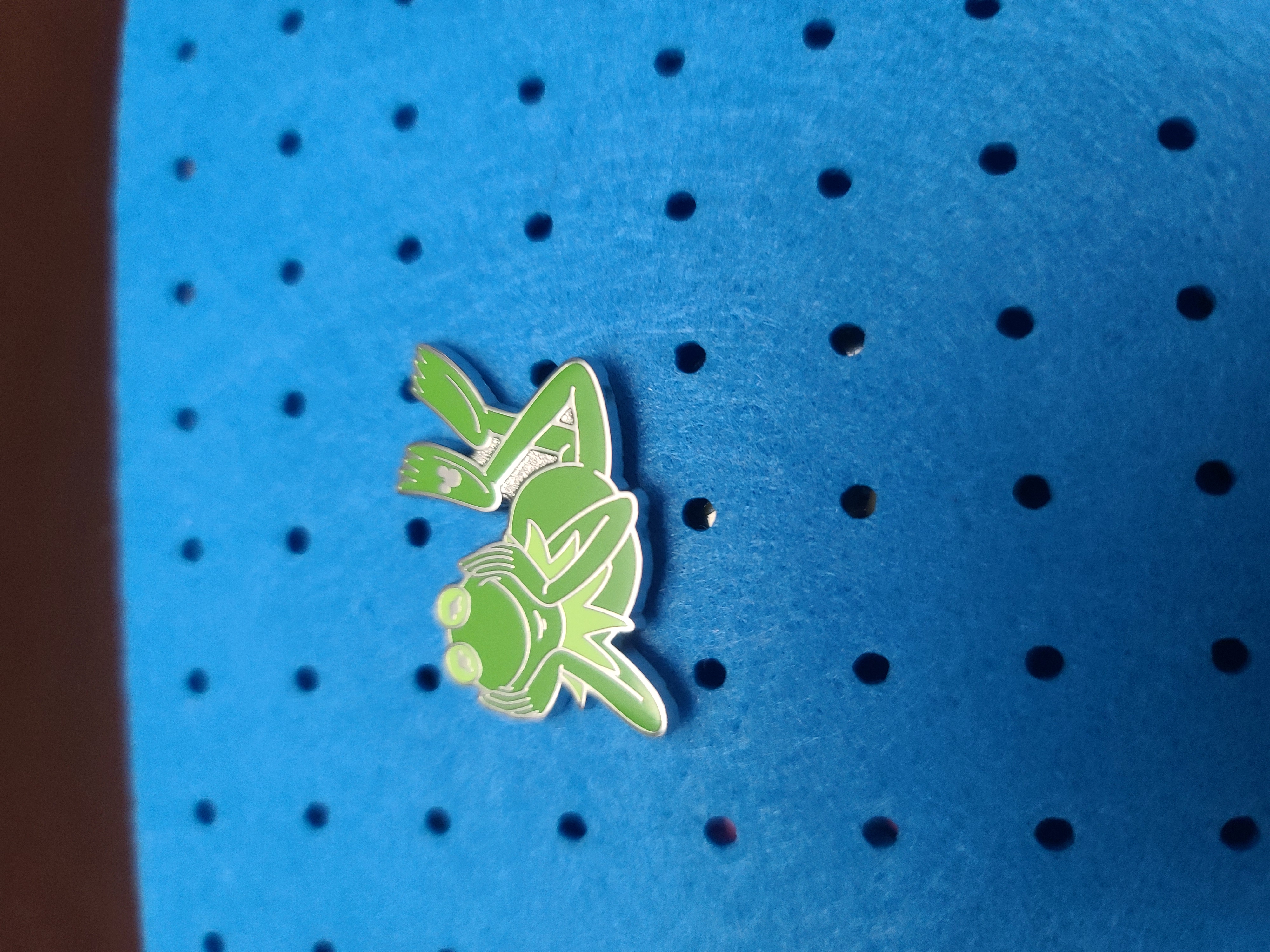 2015 Disney Mini Pin Star Wars Jedi Master Yoda with Lightsaber