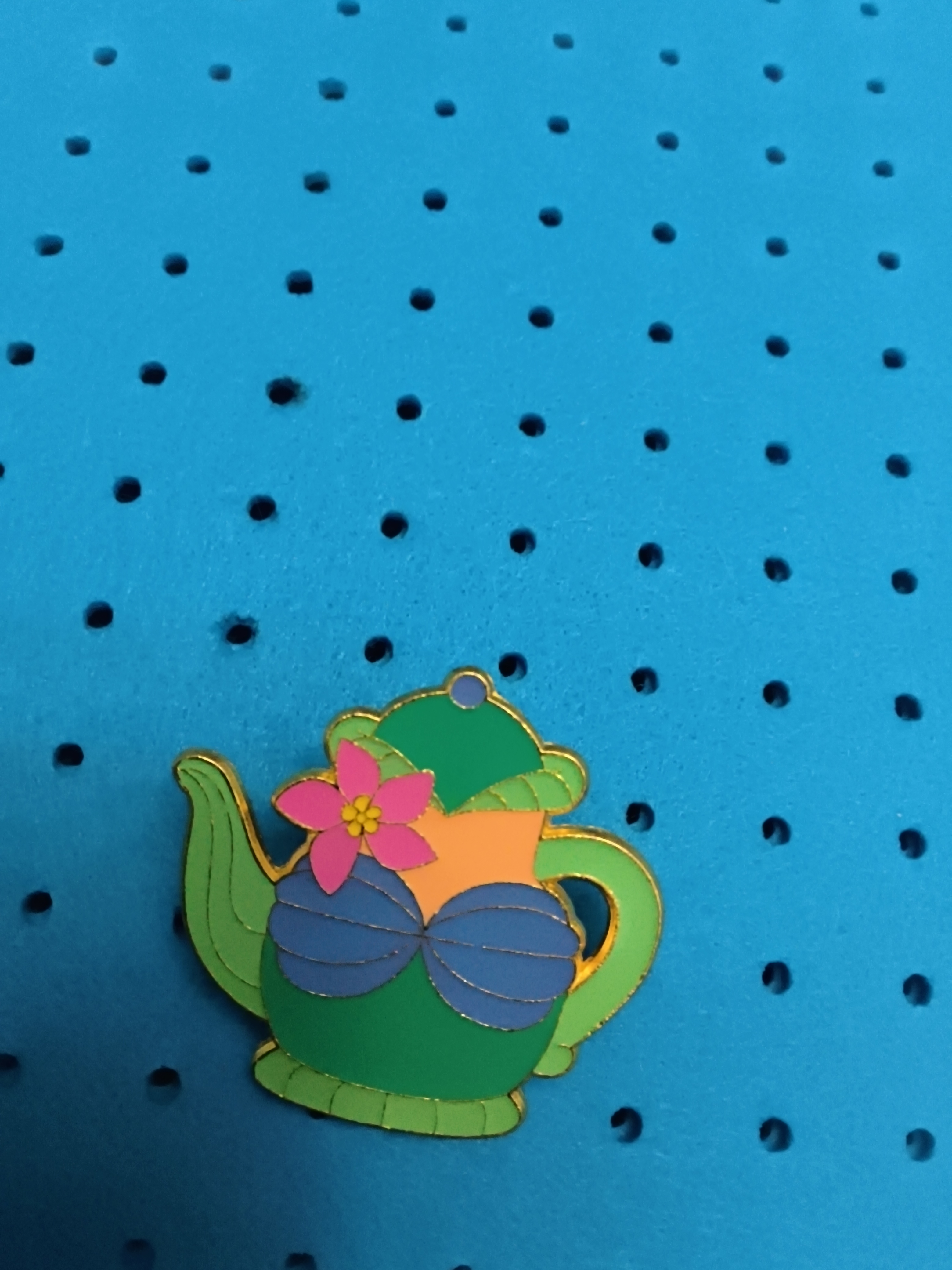 Teapot Granny Core Flower Yellow Jacket Lanyard Hat Lapel Pin