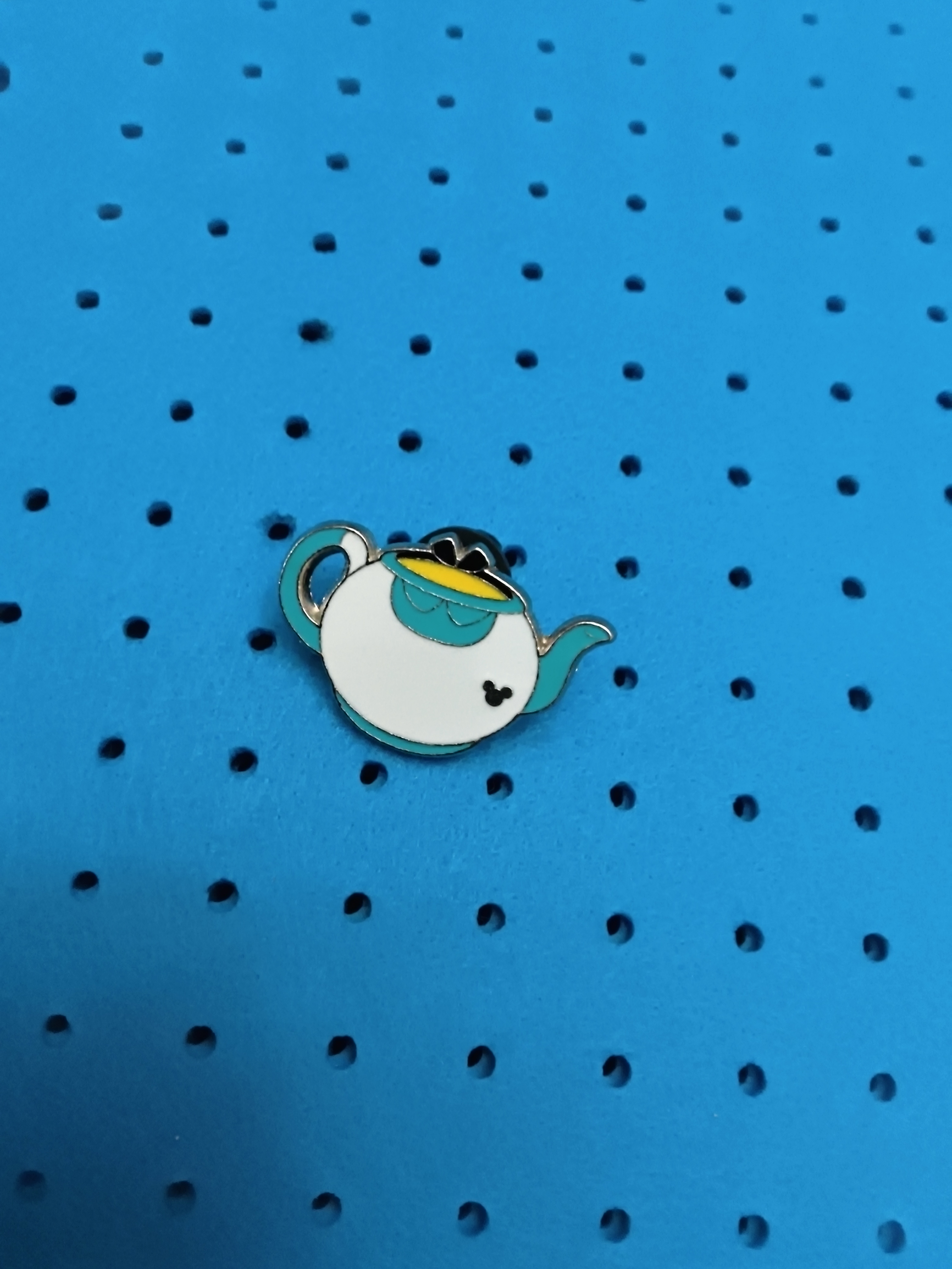 Alice - 2014 Hidden Mickey Series Alice in Wonderland Teapot Disney Pin 102281
