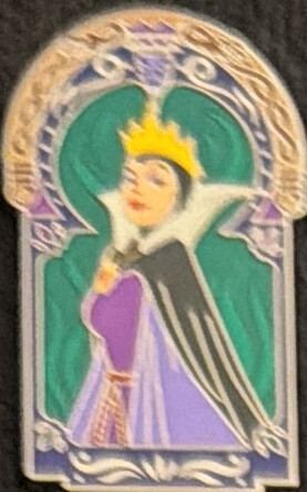 Evil Queen Snow White - Disney Villains Portraits Window Mystery Box Pin (15)
