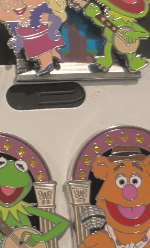 Disney Pins MUPPETS Kermit & Fozzie KERMIT W BANJO AND FOZZIE WITH MIC 2023 NEW