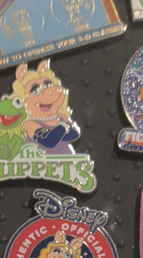✨ Disney The Muppets Show Pin - Miss Piggy Kermit the Frog Fozzie Gonzo & Animal