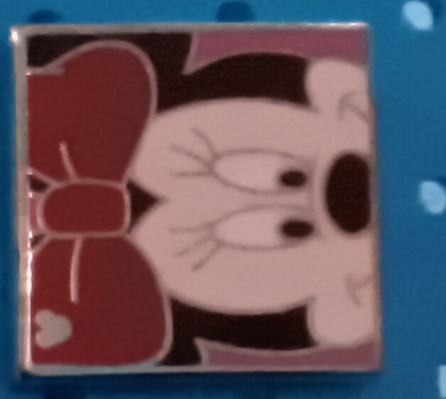 Magical Mystery Pins - Series 4 - Minnie Mouse ONLY Disney Pin 93483