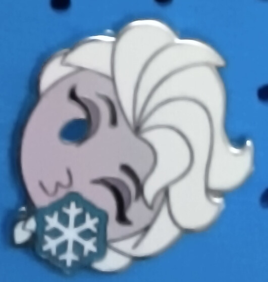Disney Trading Pin Elsa From Frozen Metal Collectible Lanyard Lapel Pin