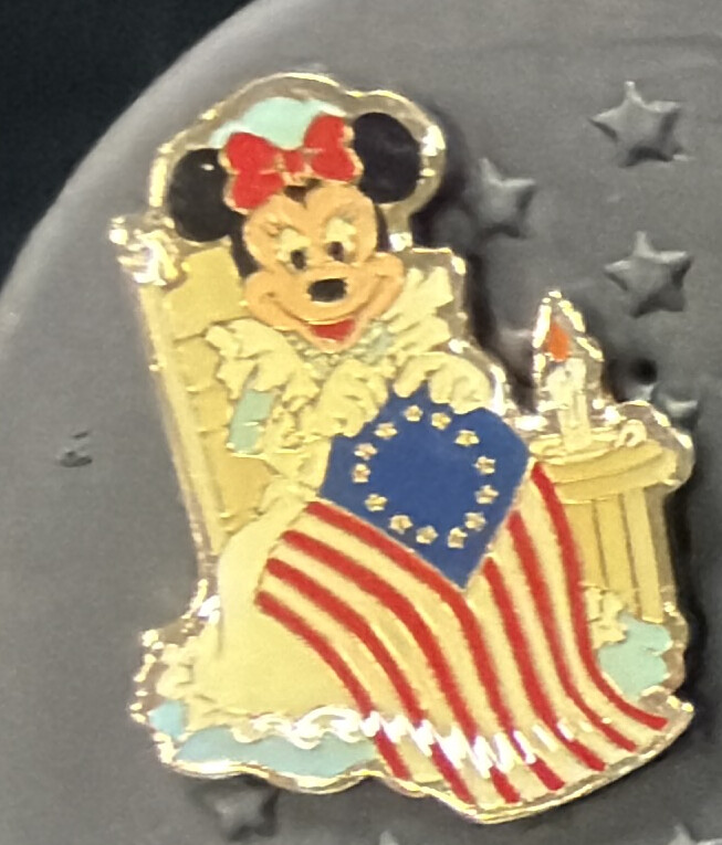VTG 1989 Walt Disney Minnie Mouse Betsy Ross Flag Patriotic Lapel Pin Cloisonne