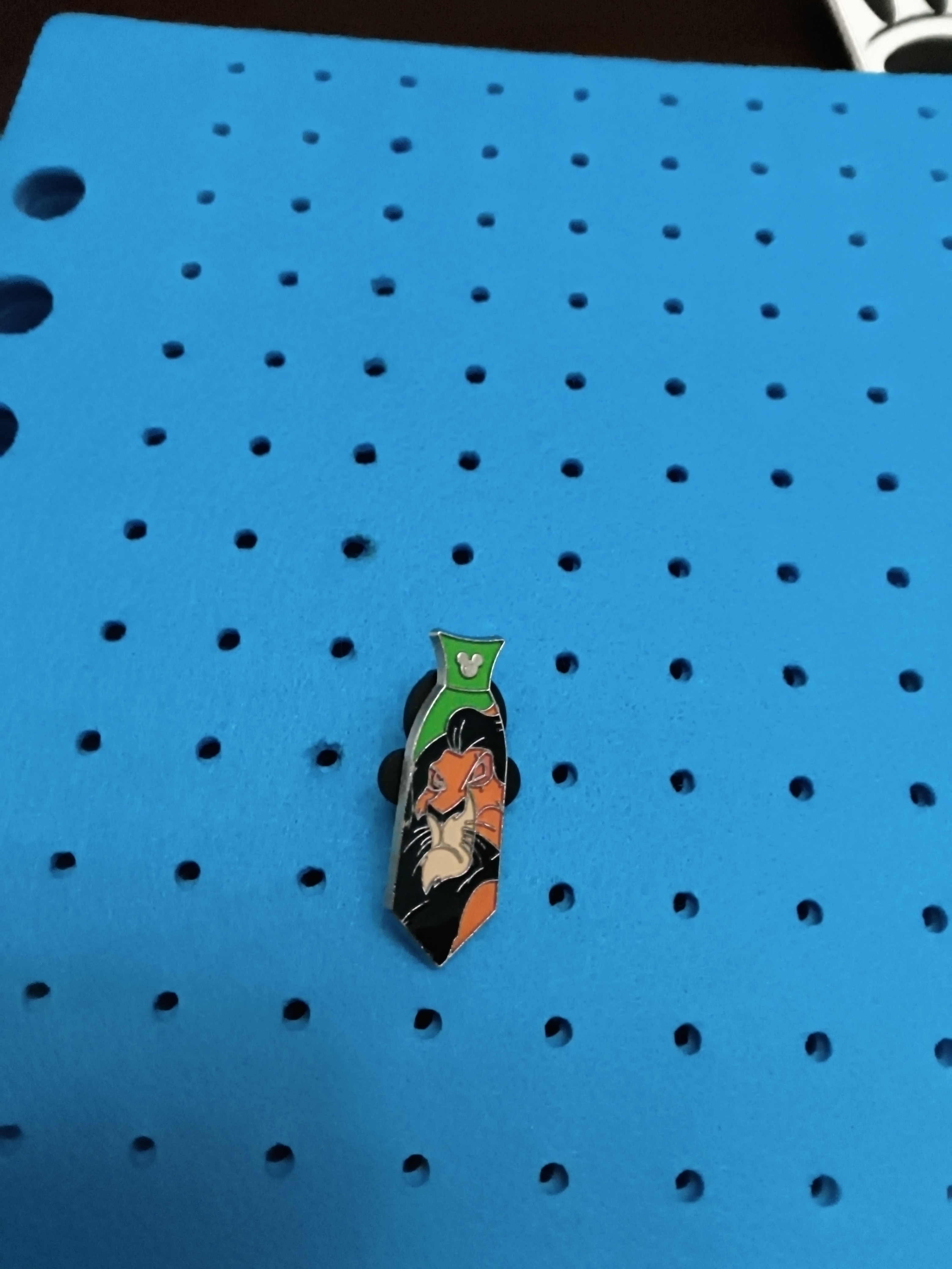Disney Pin DLR 2015 Hidden Mickey Series Villain Neckties Scar Lion King