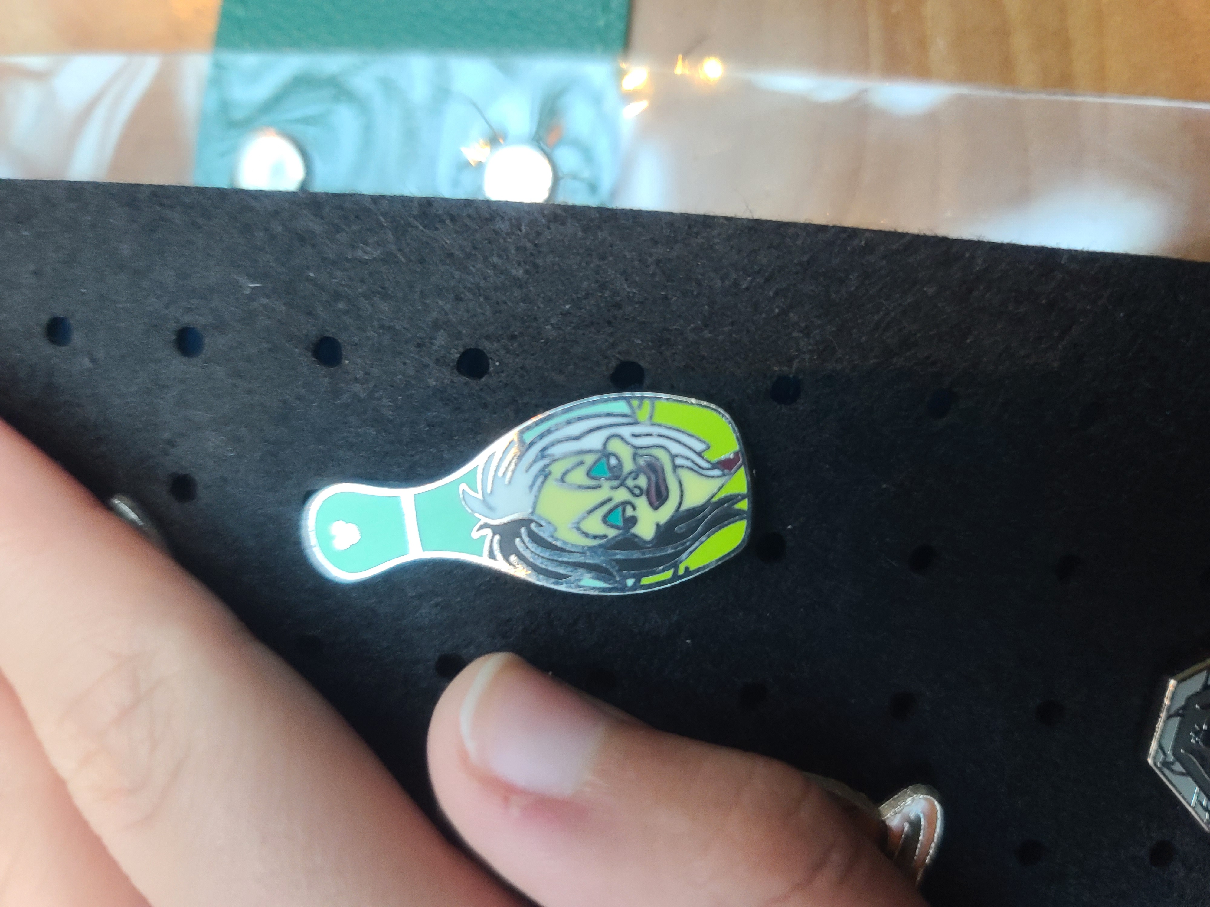 Yzma Bowling & cruella Pins Hidden Mickey Disney Trading Pin 