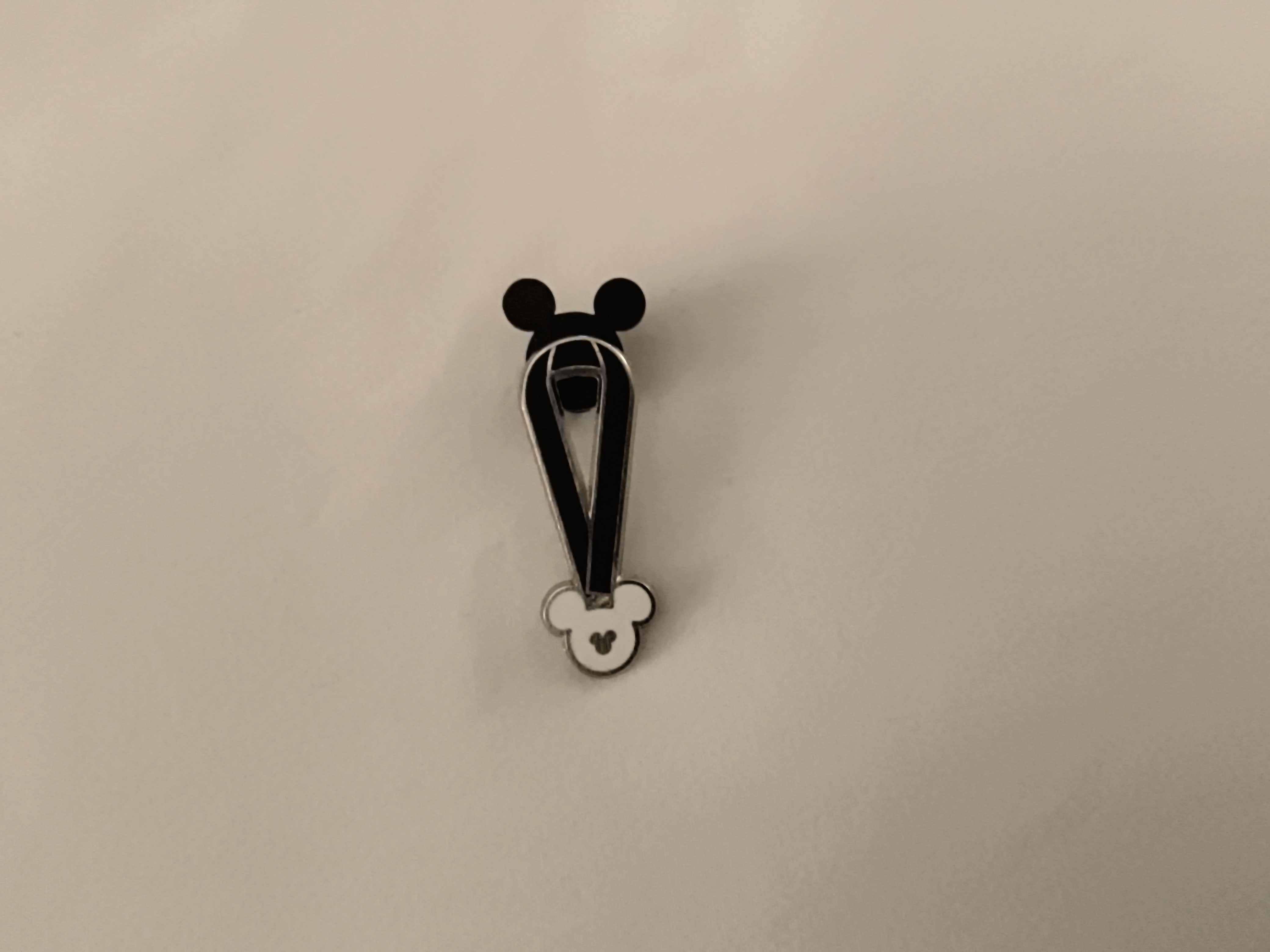 Disney Pin - Lanyard Black Mickey Mouse