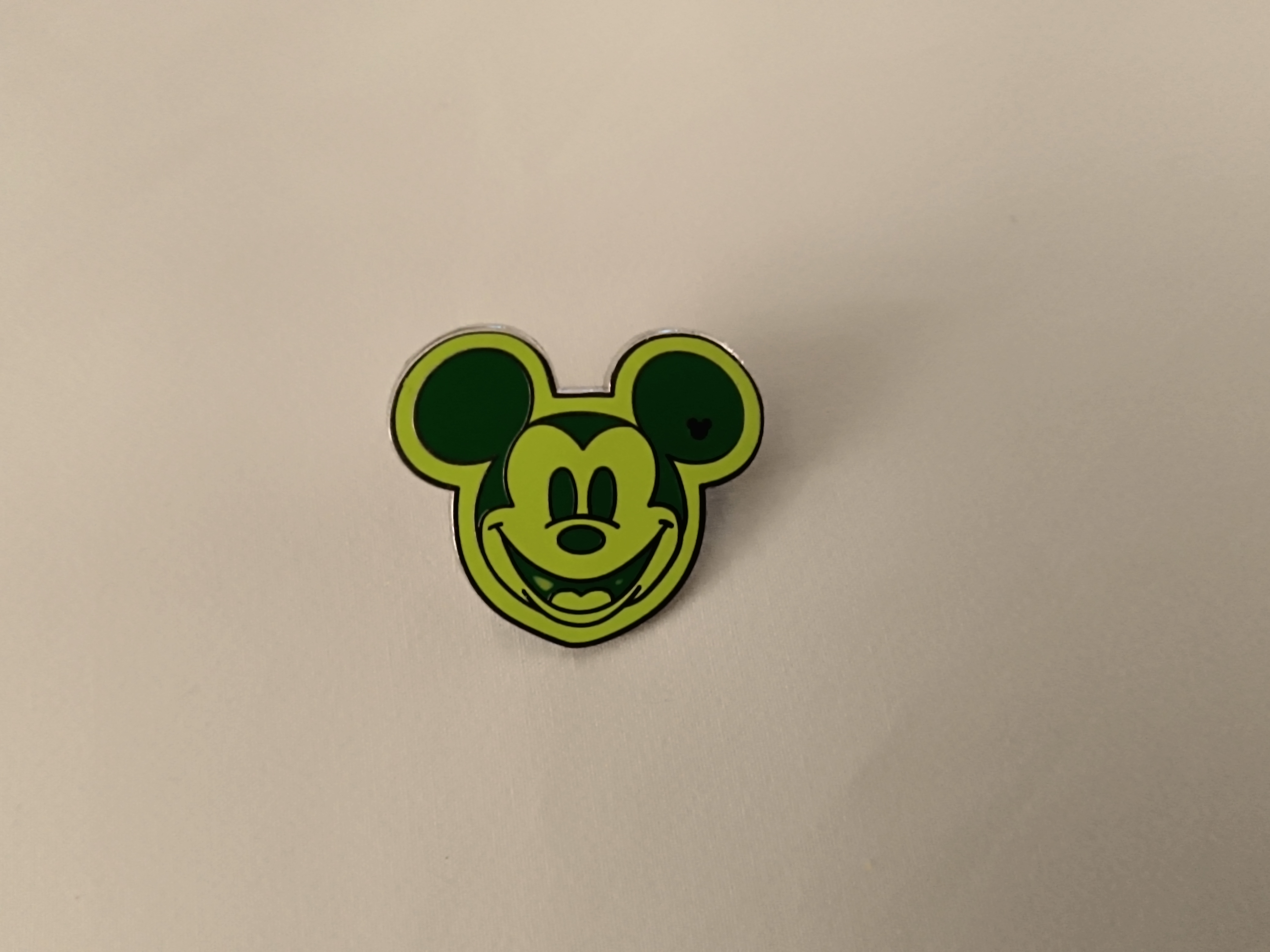 2008 Disney Limited Edition Mickey Mouse Green Hidden Mickey 3 of 5 Trading Pin