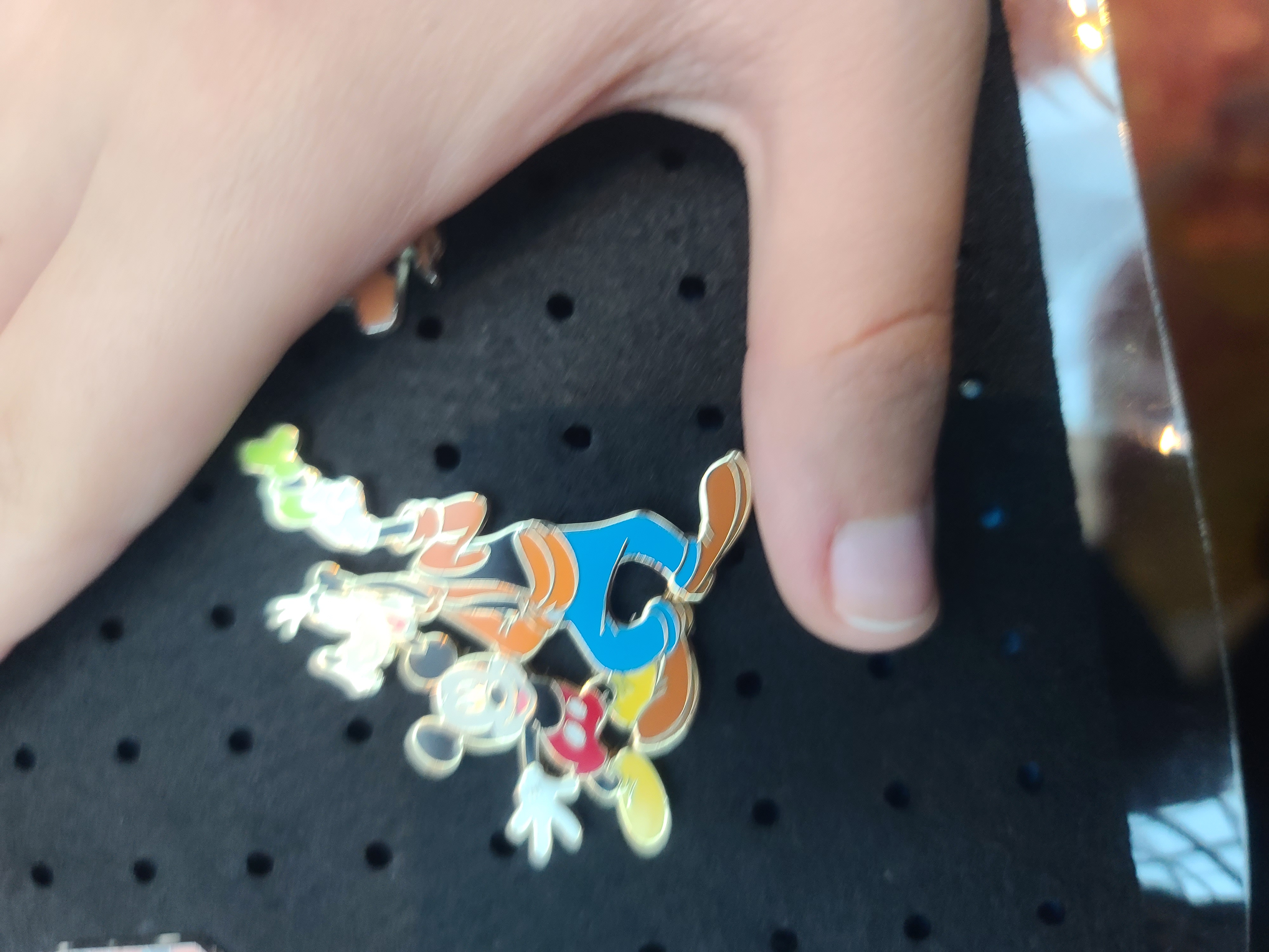 disney pins Goofy( pre-owned)