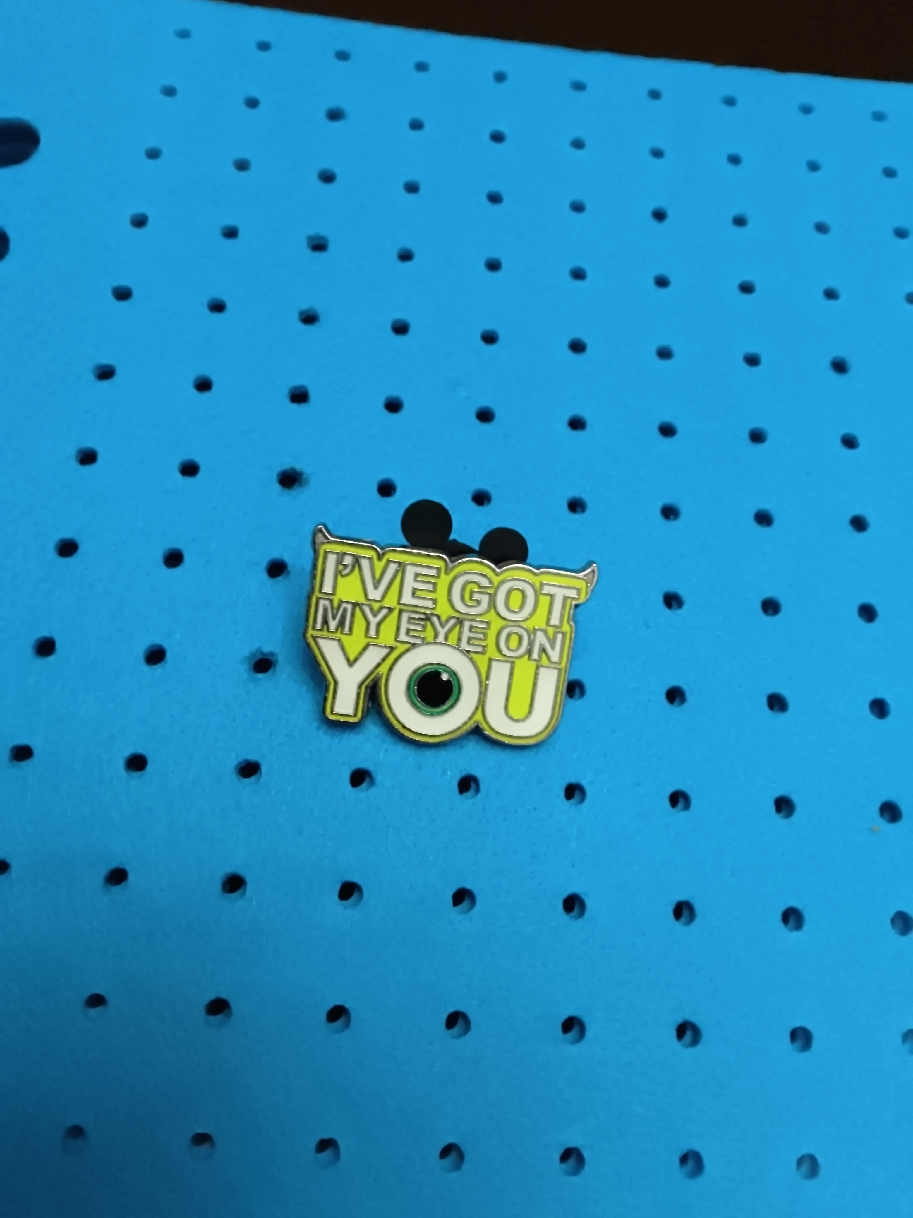 Disney pin 156193 Mike Wazowski Ive Got My Eye On You Monsters Inc Roz saying
